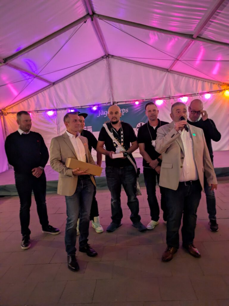 Ansprache im Festzelt beim Besuch des Schützenkönigs